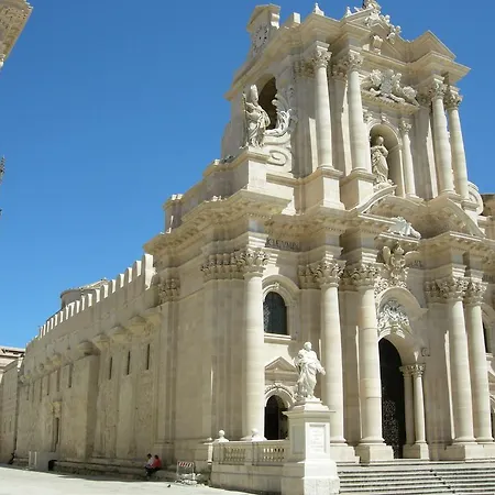 Дом отдыха Syracuseapartments Isonzo Di Siracusa Stupendo Vicino Ad Ortigia E A 200m Dal Mare Сиракузы